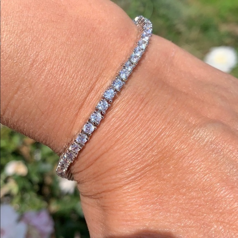 New 14k white Gold Plated Tennis Bracelet 7”